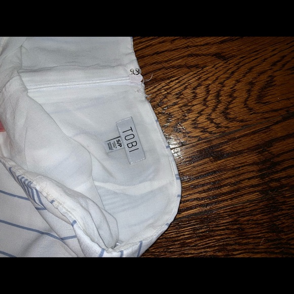 tobi light blue vertical striped shorts - Picture 3 of 3